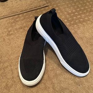 Slip on Tennis Shoes